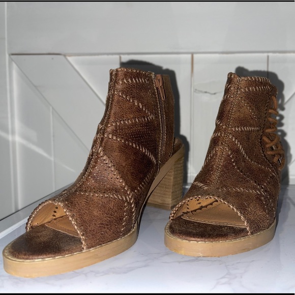 NOT RATED Peep Toe Detailed Booties! - Picture 2 of 4